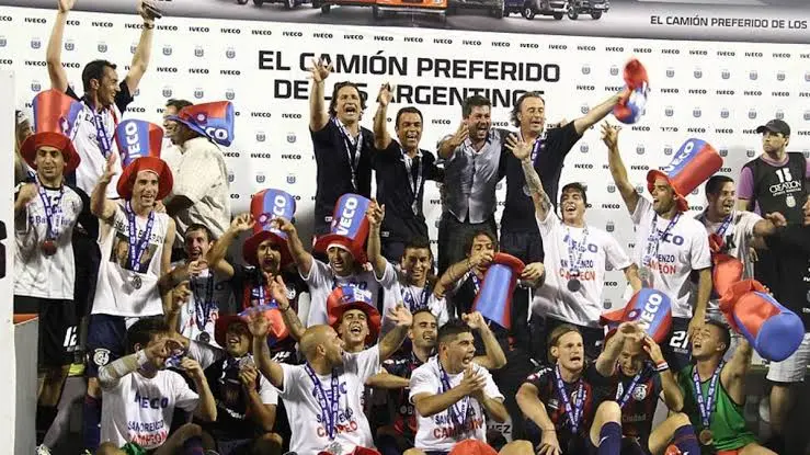 San Lorenzo festejando el título Inicial 2013
